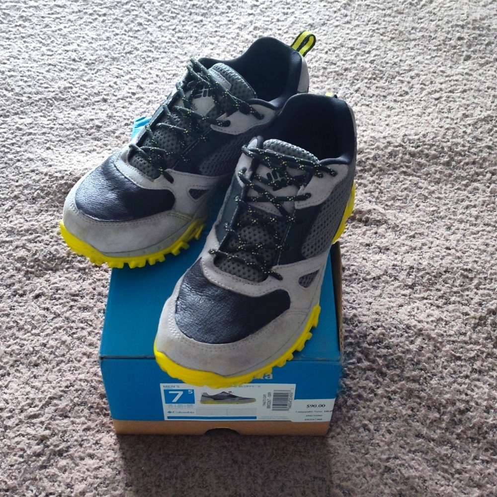 Columbia Men's Pine Bluffs II TechLite Hiking Sneakers EUC